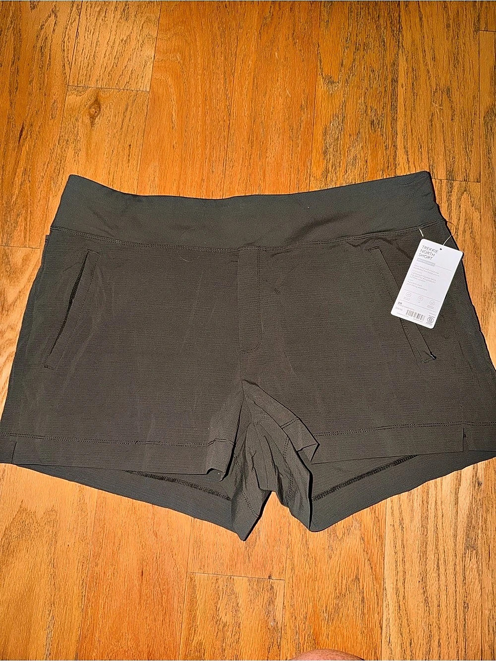 Athleta Trekkie North Short Athletic Shorts in Gray Size 20 NWT
